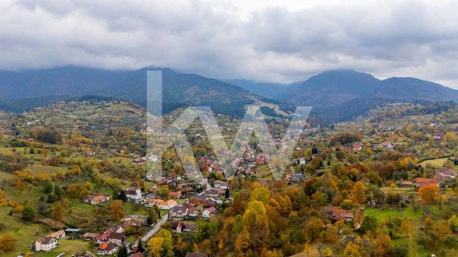 Duplex cu 7 camere cu Teren 1345 Mp în Bran