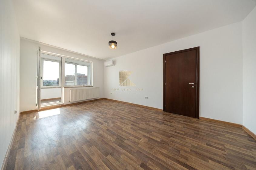 Apartament cu 3 camere semidecomandat în Gării
