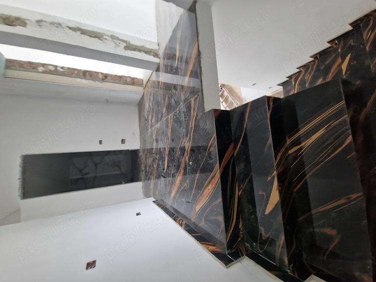 Casă cu 4 camere cu Teren 500 Mp în Central