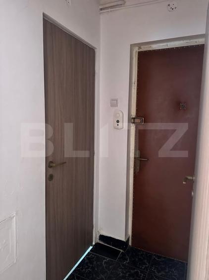 Apartament cu 2 camere semidecomandat, mobilat în Central