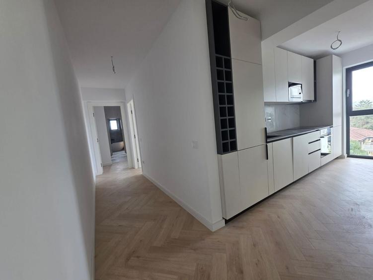 Apartament cu 4 camere decomandat în Iancu Nicolae