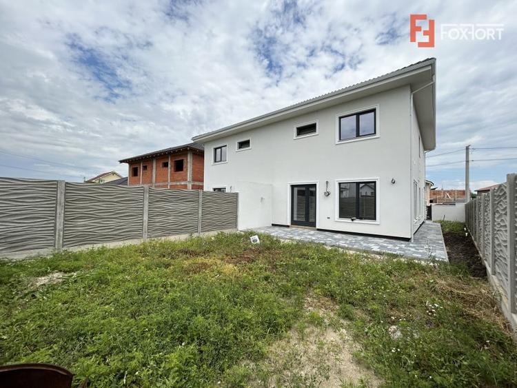Duplex cu 5 camere cu Canalizare în Ghiroda