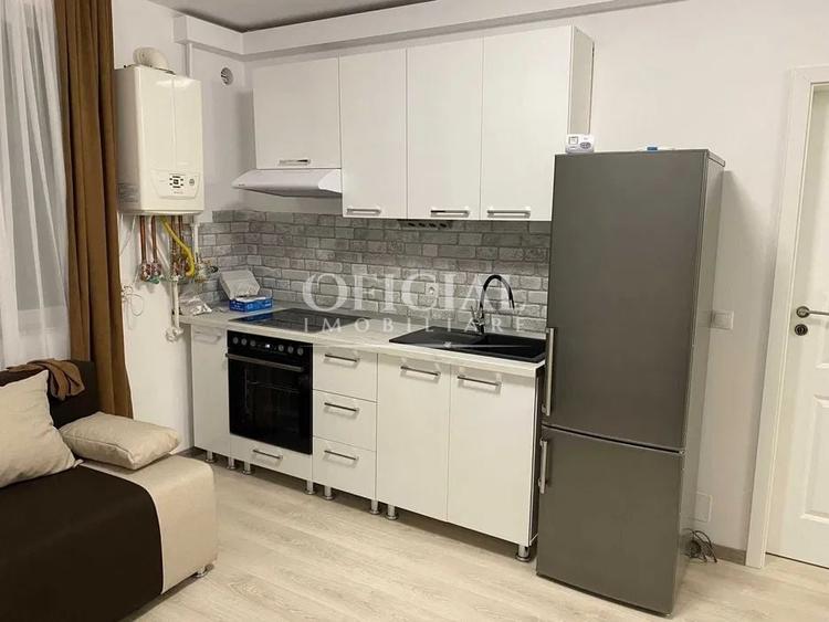 Apartament cu 3 camere semidecomandat, mobilat în Florești
