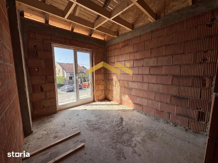 Casă cu 3 camere cu Teren 200 Mp în Remetea Mare