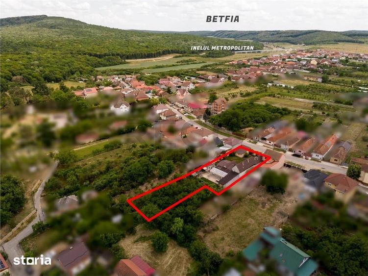 Casă cu 6 camere cu Teren 1397 Mp în Sânmartin