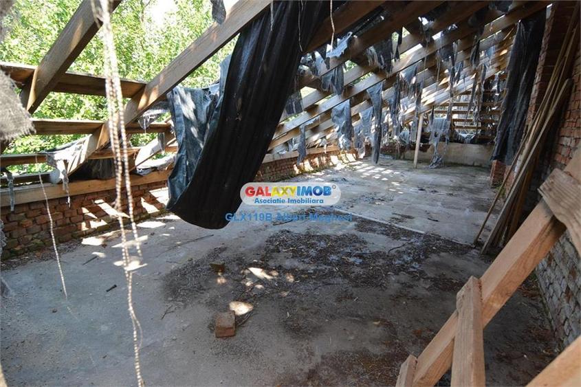 Casă cu 7 camere cu Teren 236 Mp în Dorobanți