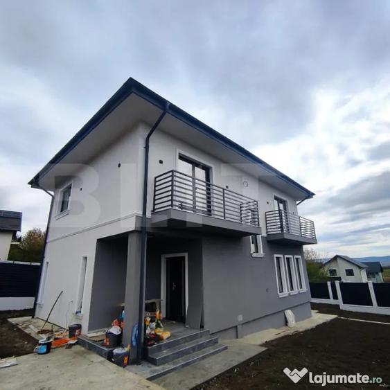 Casă cu 4 camere cu Teren 500 Mp în Valea Adâncă