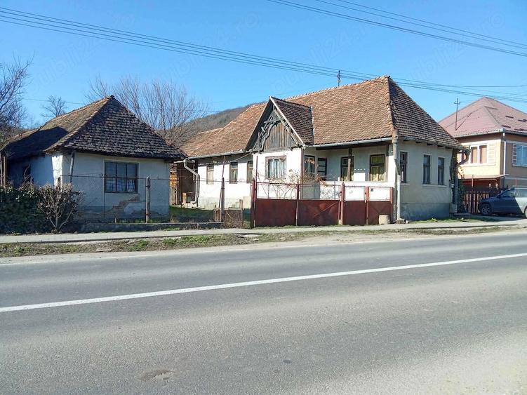 Casă cu 3 camere în Trei Sate
