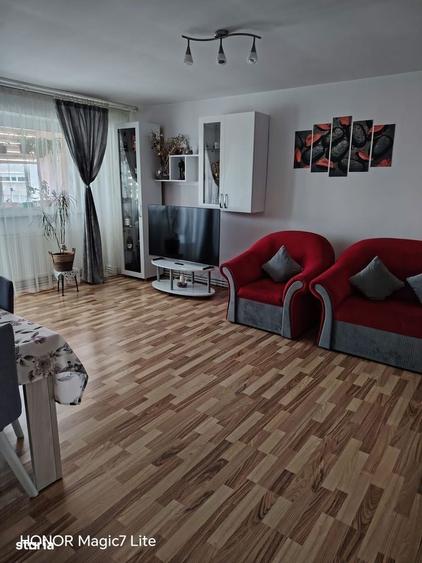 Apartament cu 3 camere decomandat în Barieră