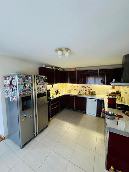 Casă individuală cu 5 camere cu Teren 500 Mp în Ghiroda