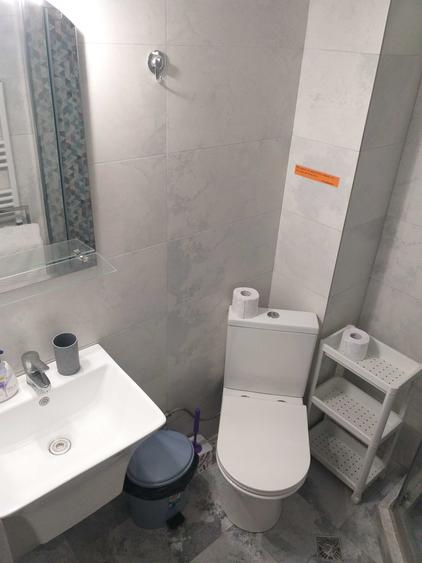 Apartament decomandat în Delfinariu