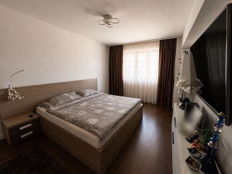 Apartament cu 3 camere semidecomandat în Central