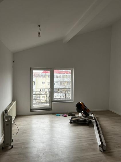 Apartament cu 2 camere decomandat în Drumul Taberei — fotografia 2