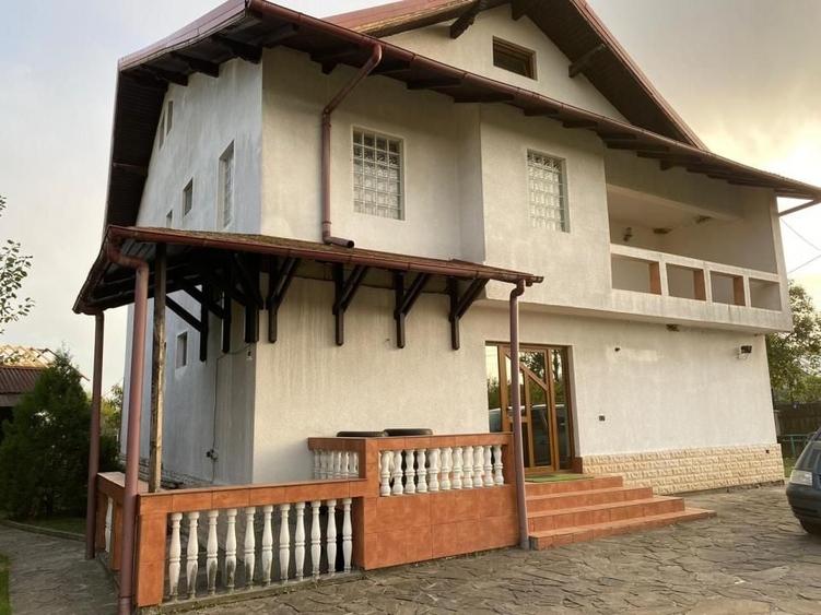 Casă individuală cu 6 camere cu Canalizare în Goruna
