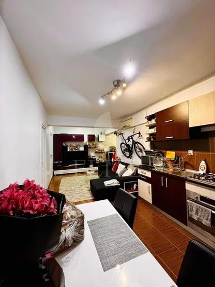 Apartament cu 3 camere semidecomandat, mobilat în Mănăștur