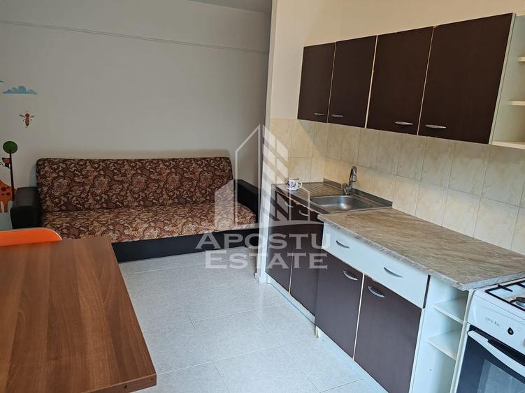 Apartament cu 2 camere decomandat, mobilat în Lunei