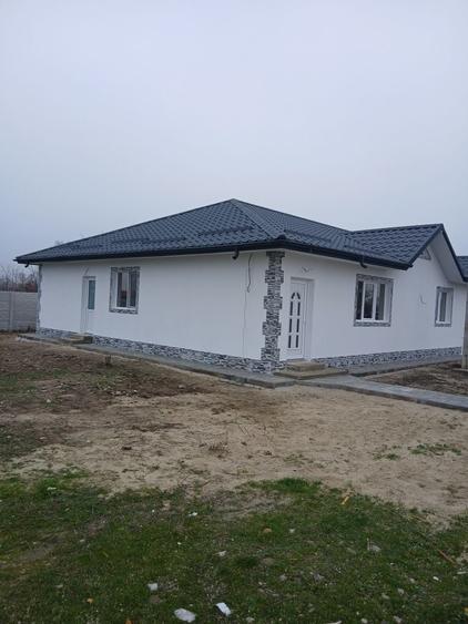 Vand casa la cheie pe parter in Bals str.Ciresului - 8