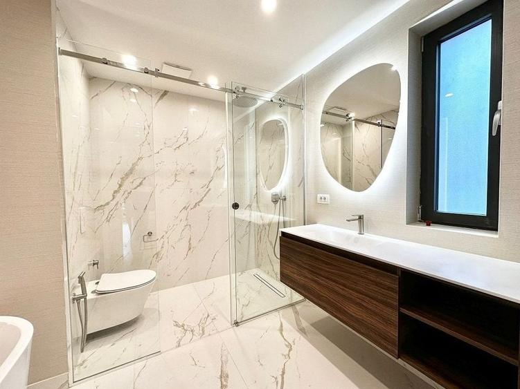 Apartament cu 4 camere în Capitale