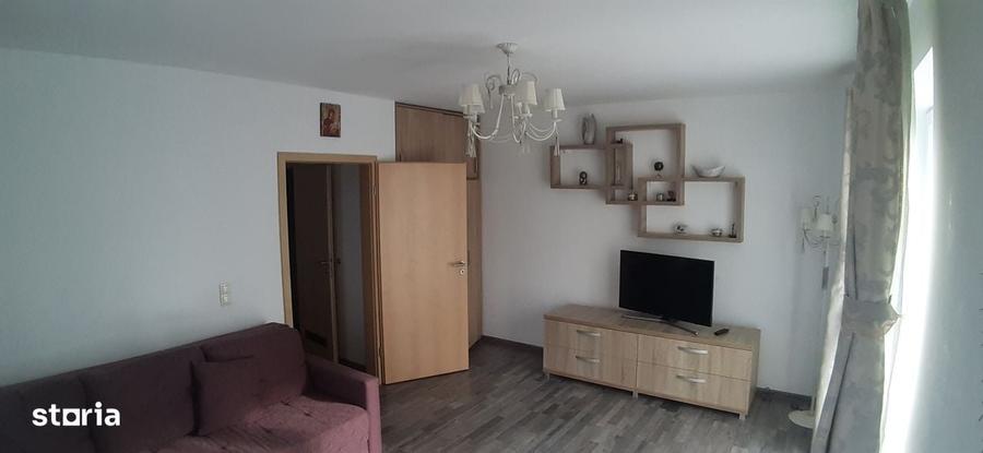 Vindem 2 camere Avantgarden Tractorul - 2