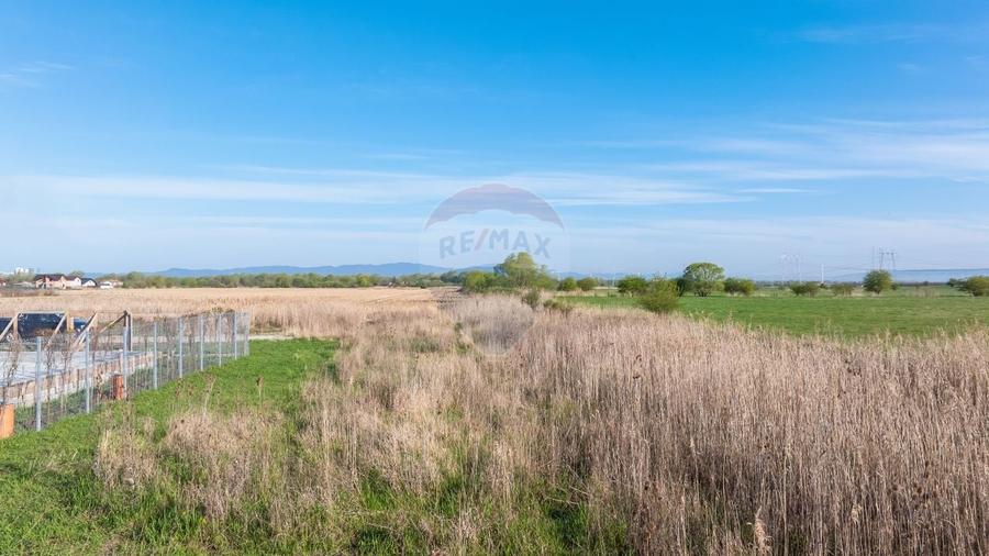 Teren intravilan de 668 mp, în Sânpetru