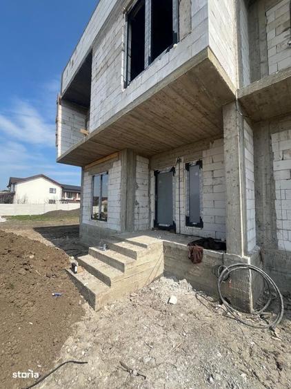 Casă cu 4 camere în Șimnicu de Jos