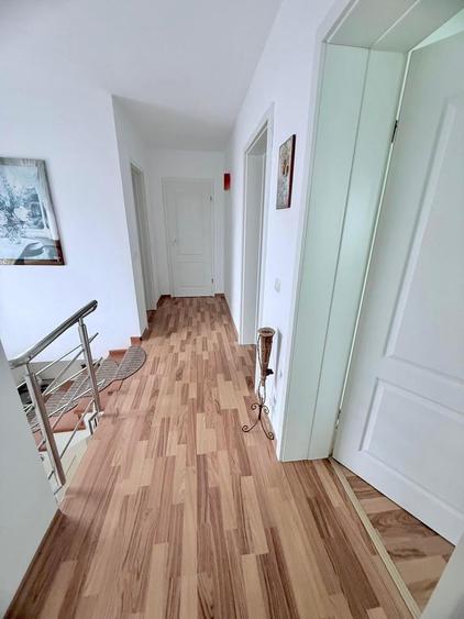 Casă individuală cu 4 camere cu Teren 300 Mp în Cetate
