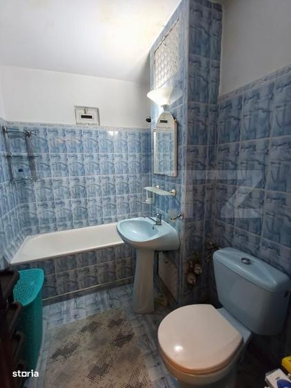 Apartament cu 3 camere decomandat în Rovine