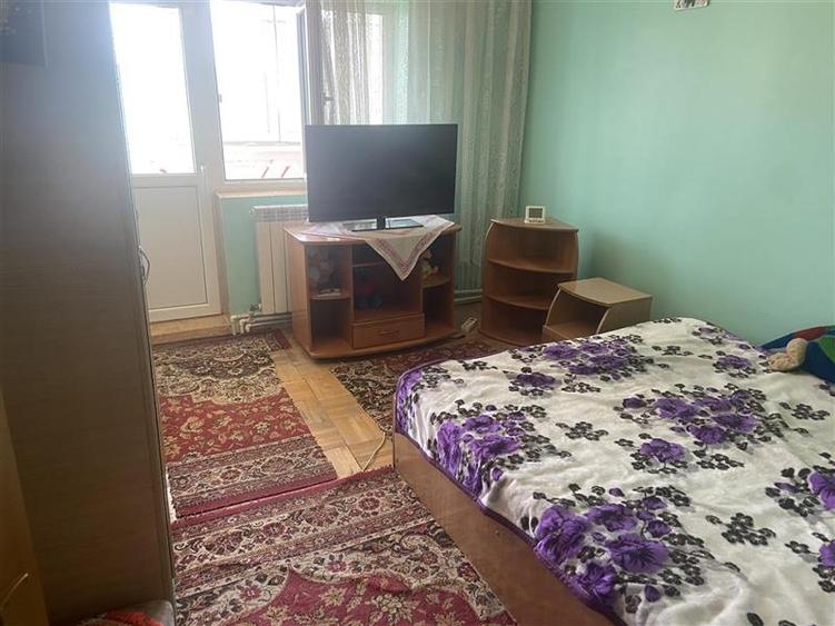 Apartament cu 3 camere decomandat în Nord-Est