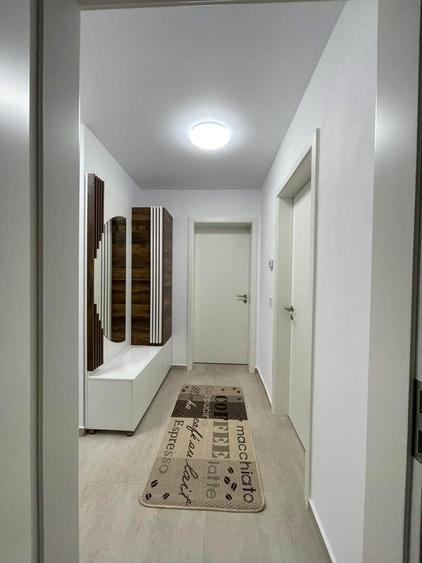Apartament cu 2 camere decomandat, mobilat în Tractorul