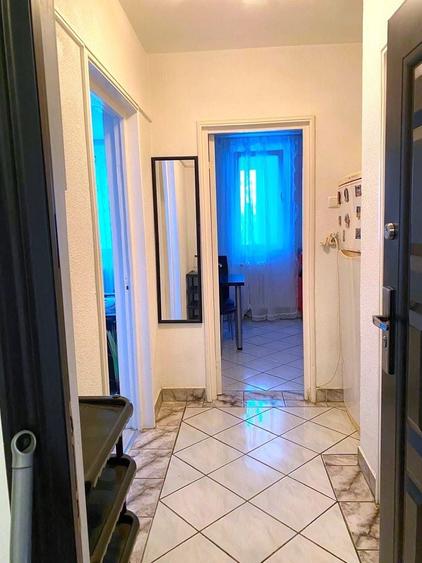 Apartament cu 2 camere semidecomandat, mobilat în Fizicienilor