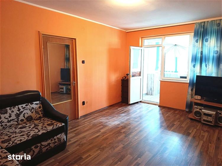 Apartament cu 2 camere decomandat în Titan