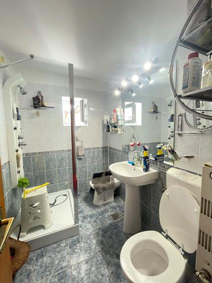 Apartament cu 3 camere decomandat în Tomești