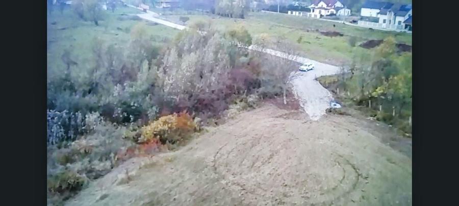 Parcele sau intreg Intabulat ,Intravilan cu Nr de Casa ,drum Privat 4600 mp - 6