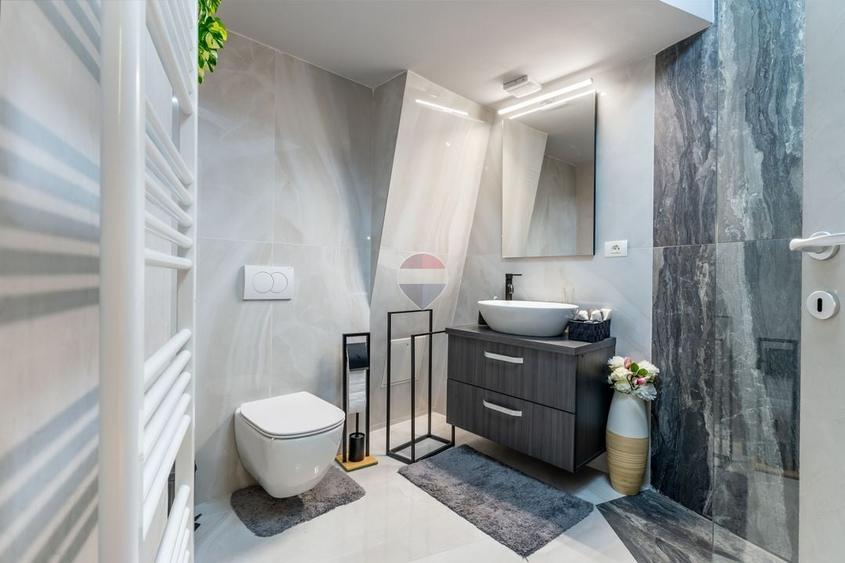 Apartament cu 4 camere decomandat, mobilat în Zorilor