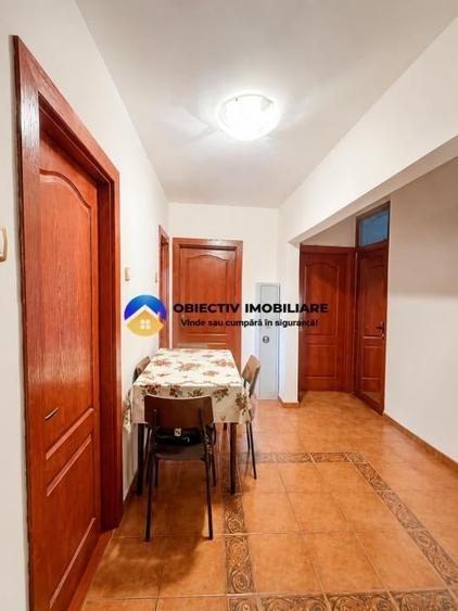 Apartament cu 4 camere decomandat în Precista