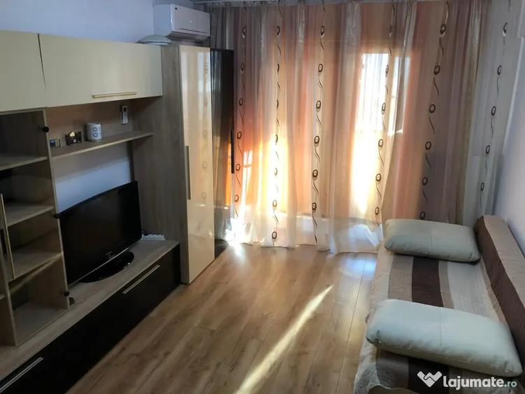 Garsonieră decomandată în Central