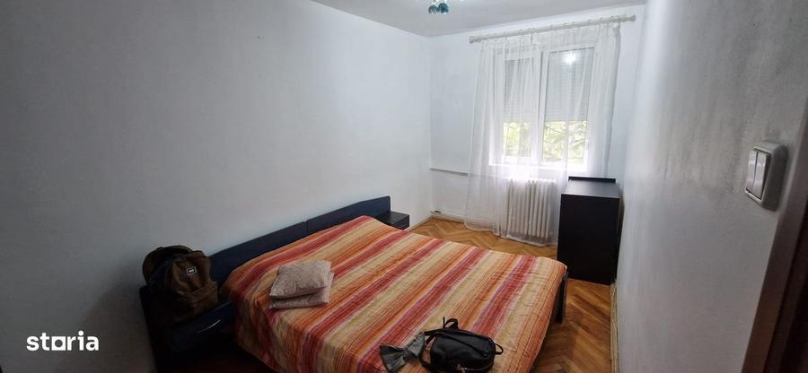 Apartament cu 3 camere decomandat în Complex Studențesc