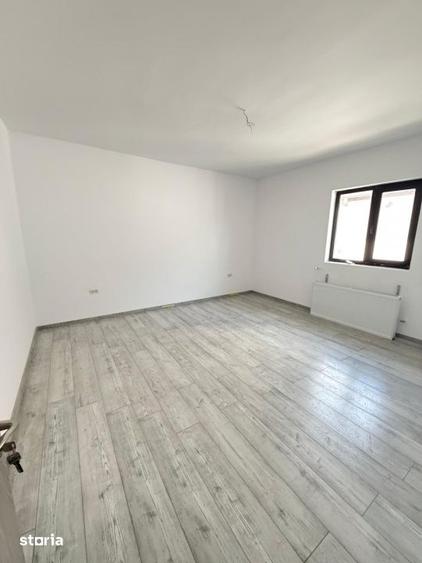 Casă cu 3 camere cu Canalizare în Central