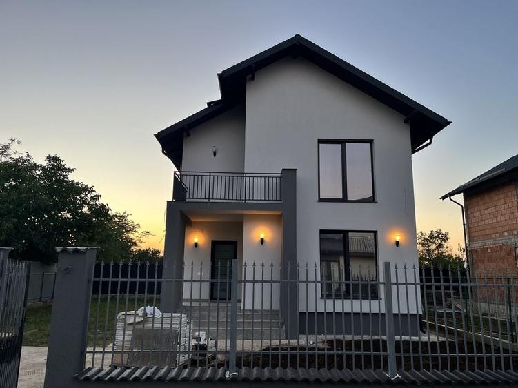 Casă cu 4 camere în Central