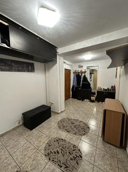 Apartament cu 3 camere decomandat în Canta