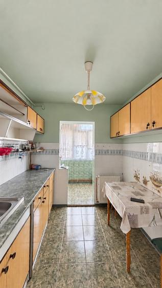 Apartament cu 3 camere decomandat, mobilat în Lipovei