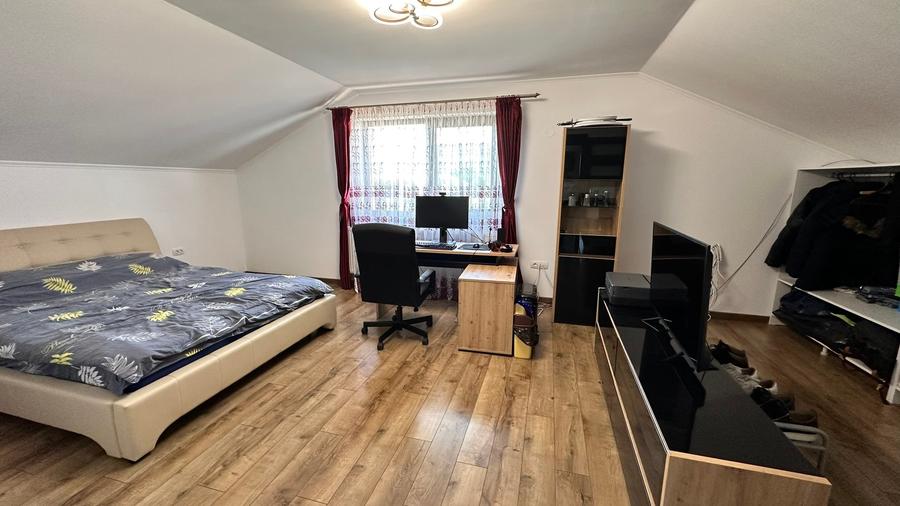Casă individuală cu 4 camere cu Teren 866 Mp în Săcel