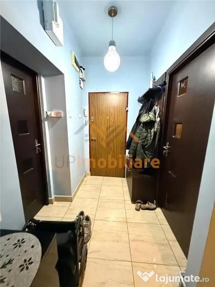 Apartament cu 2 camere nedecomandat în Centru Civic