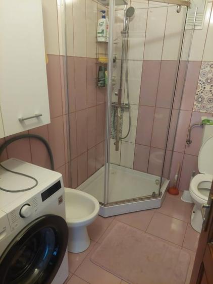 Duplex cu 5 camere cu Canalizare în Crăciunești