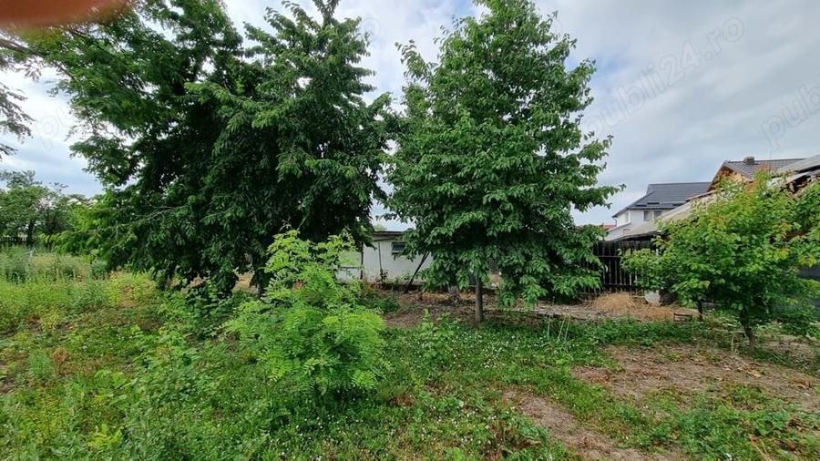 Teren de 2700 mp, în Românești