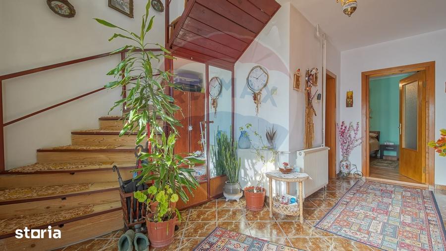 Casă cu 5 camere cu Teren 145 Mp în Dârste