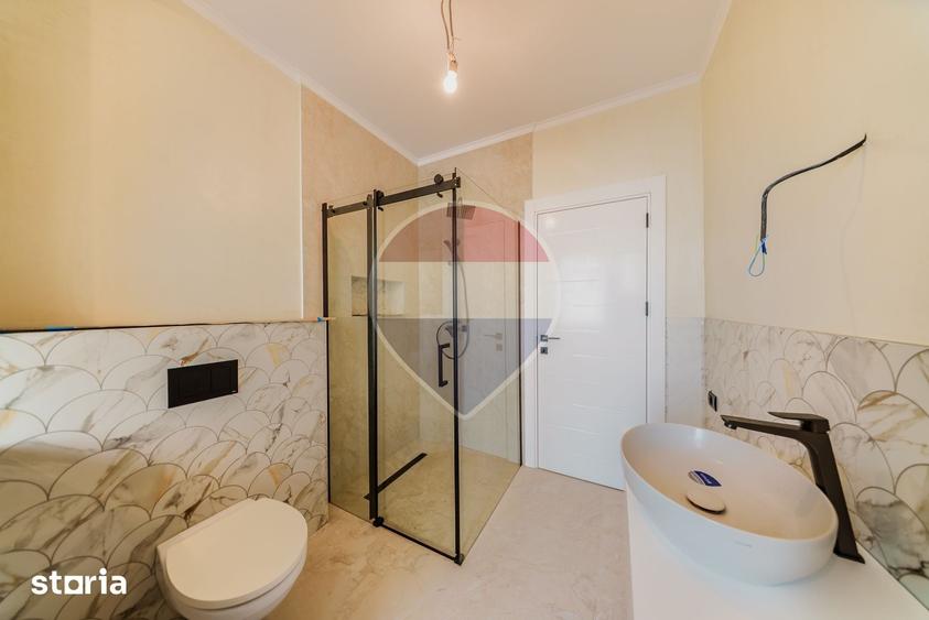 Casă cu 5 camere cu Teren 403 Mp în Central
