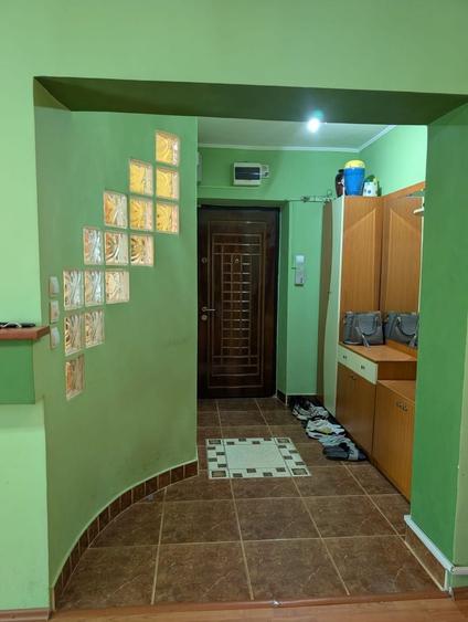 Apartament cu 4 camere decomandat în Central