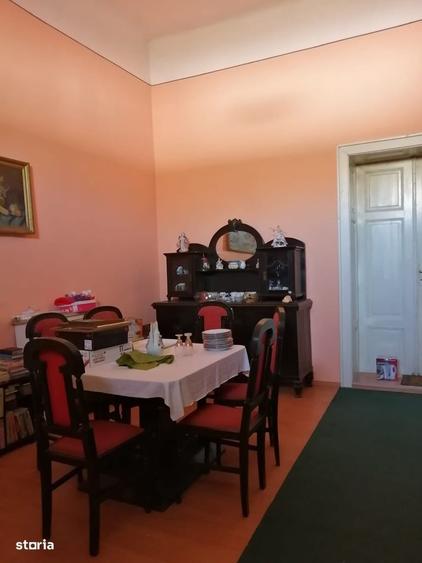 Casă cu 4 camere în Vânători
