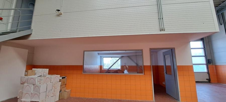 Spațiu industrial, de 395 mp, în Est